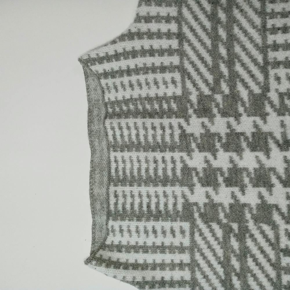 Max Studio Sweater - image 2